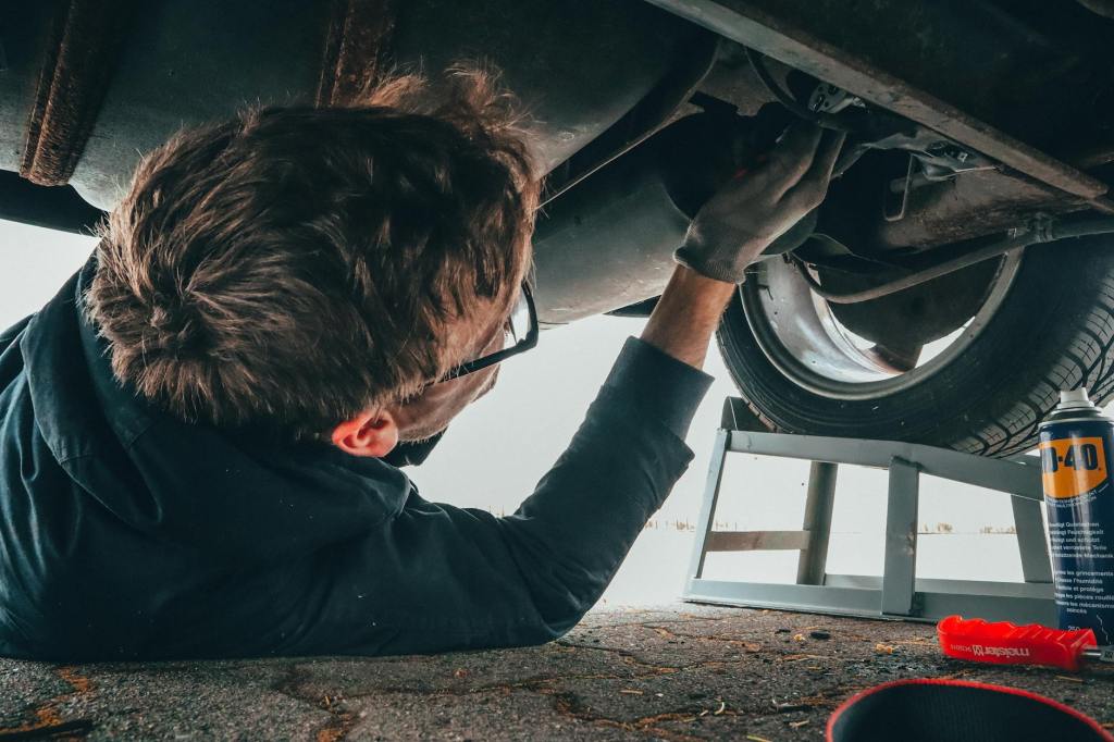 Top 5 Essential Car Maintenance Tips to Keep Your Vehicle Running&nbsp;Smoothly